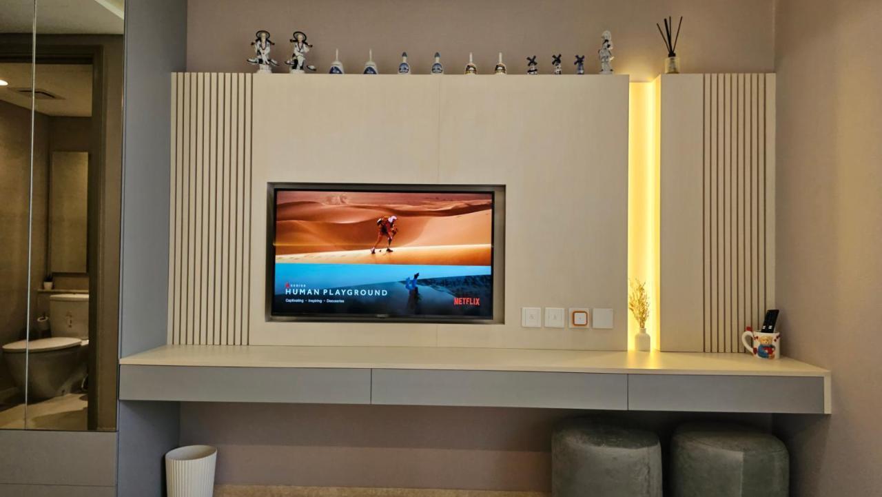Studio Sea View Apartment At Gold Coast Pik By Mysweethome Джакарта Екстериор снимка
