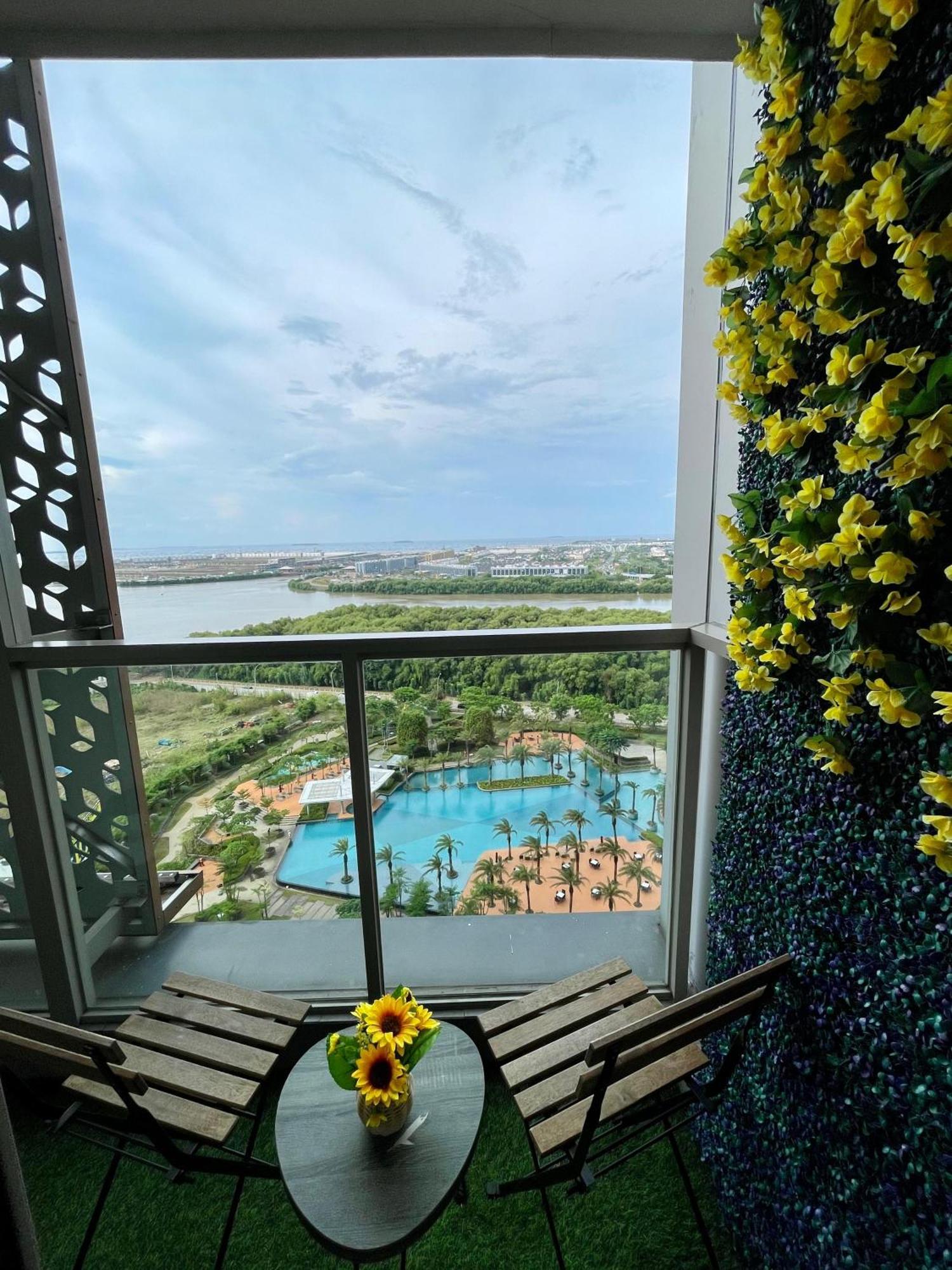 Studio Sea View Apartment At Gold Coast Pik By Mysweethome Джакарта Екстериор снимка